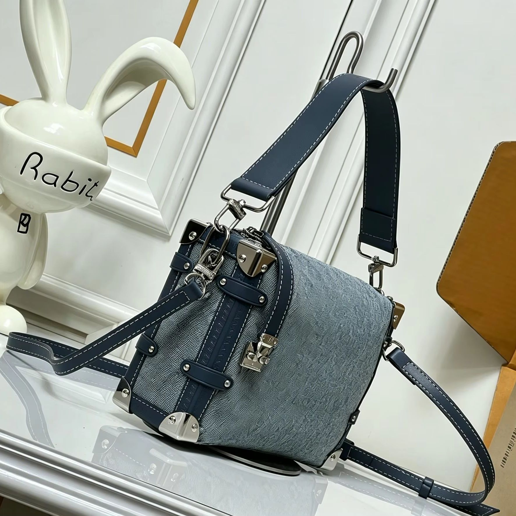 Luxury Bags Blue - Blauwe jacquard denim mini-trunktas, luxe handtas