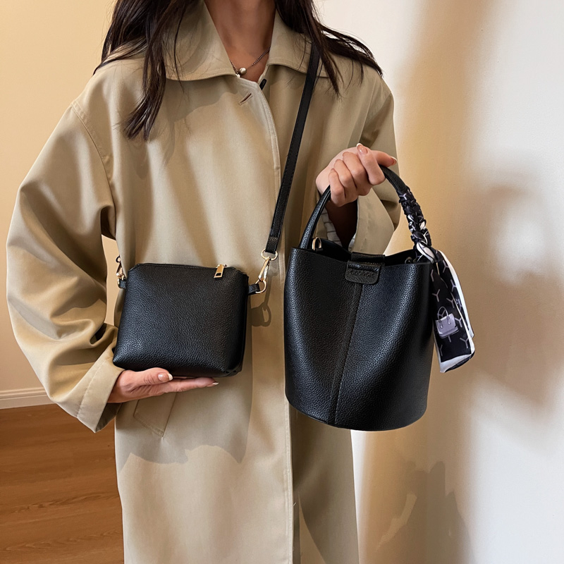 Rode PU-emmer schouder- en cro - Luxury Bags For Sale recensie en prijs
