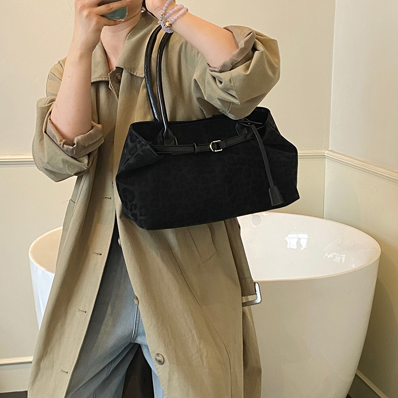 Luipaardprint naaigaren Hasp J - Luxury Bags For Sale recensie en prijs