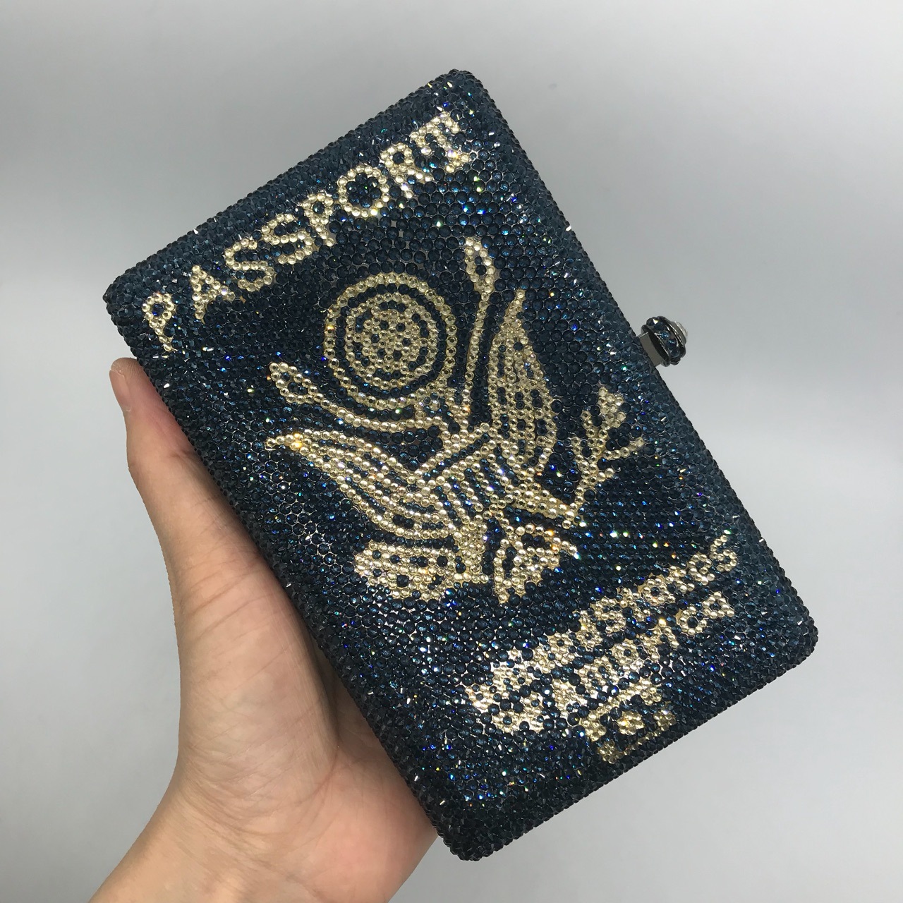 Donkerblauw paspoortvorm met d - Luxury Bags Blue recensie en prijs